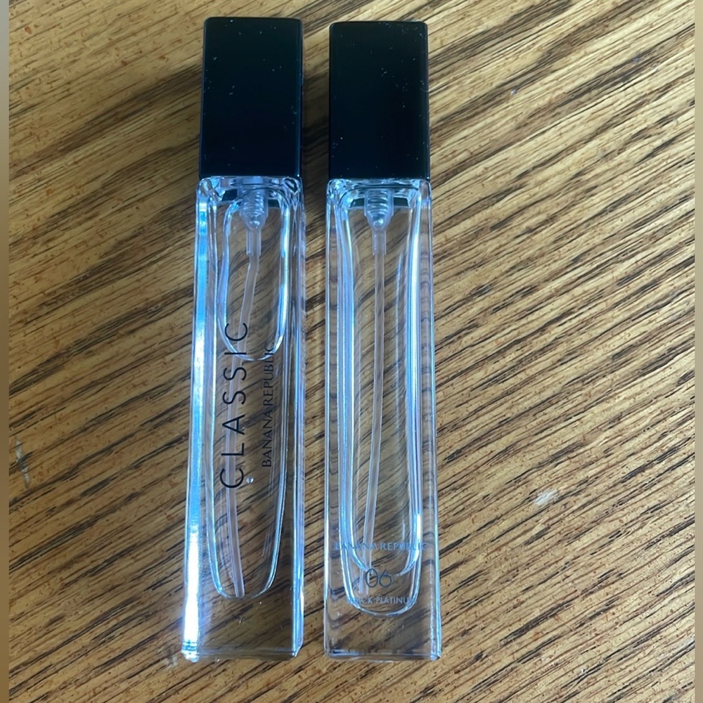 🦫🇨🇦Banana Republic 10ml classic and 06 black platinum fragrance